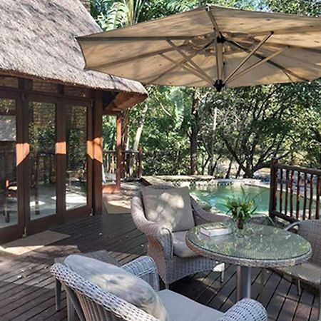 Dreamy 3 Bedroom Villa On The Edge Of The Sabie River In Kruger Park Lodge Hazyview Buitenkant foto