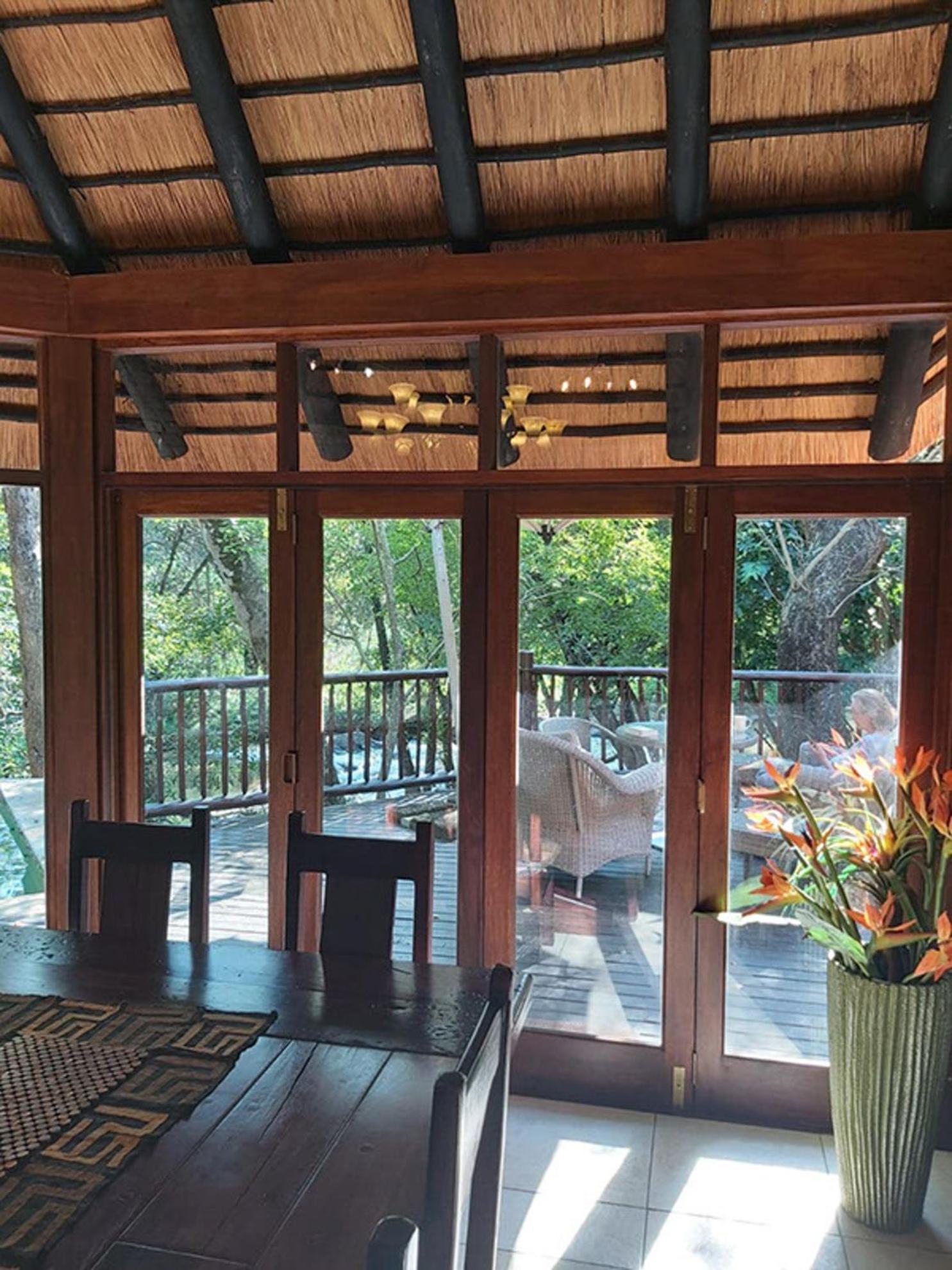 Dreamy 3 Bedroom Villa On The Edge Of The Sabie River In Kruger Park Lodge Hazyview Buitenkant foto